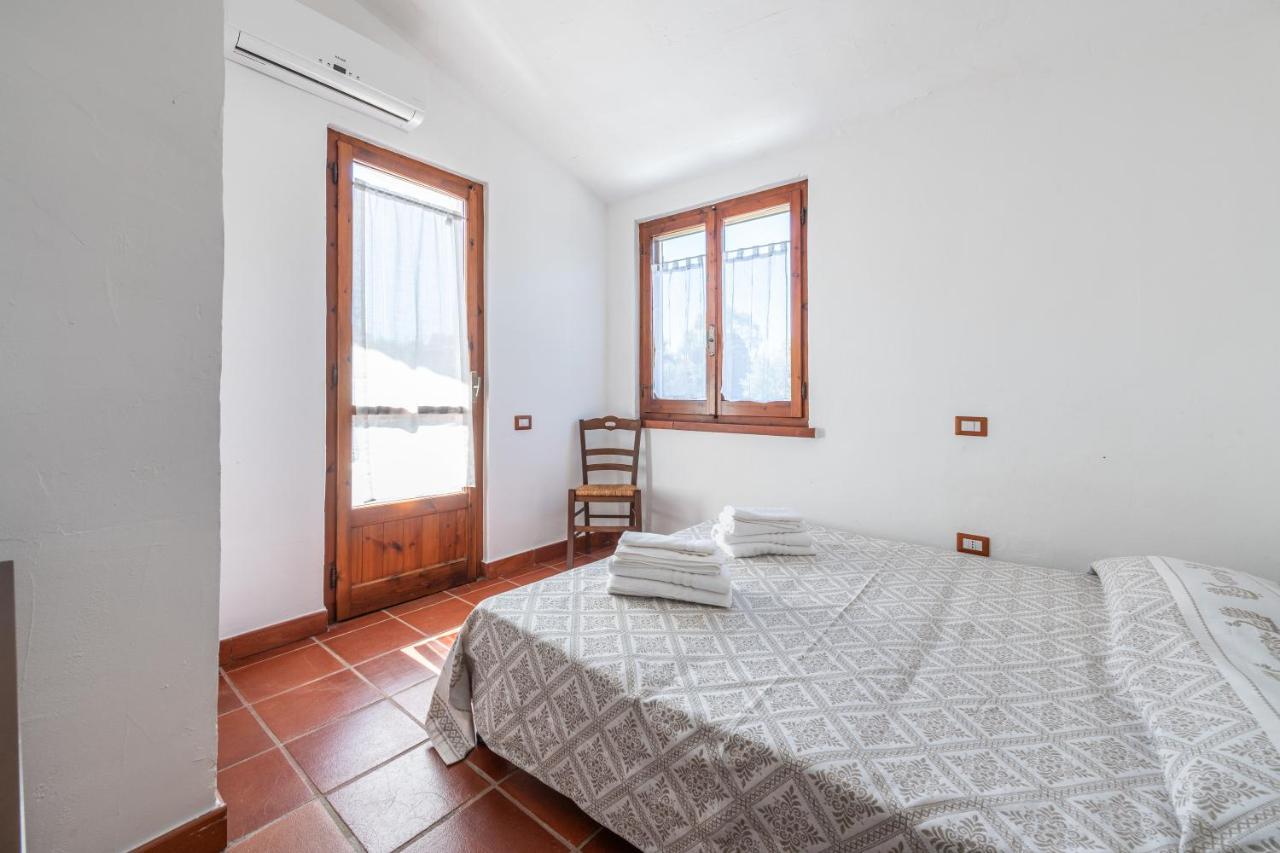 Damiano Holiday House Porto Columbu - Perd'E Sali Exterior foto